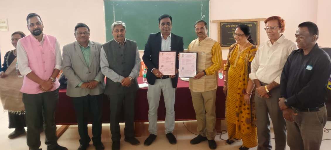  फैकल्टी व रिसर्च स्काॅलर विजिट, रिसर्च पब्लिकेशन आदान-प्रदान, संयुक्त रूप से रिसर्च व सेमिनार में सहयोग के लिए शमक विवि व पीजी काॅलेज दुर्ग के बीच एमओयू भी साइन